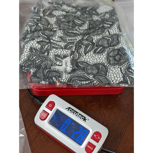 Croft &‎ Barrow Floral Blouse M Black White Sleeveless Crewneck Layer Office Top - Picture 8 of 8